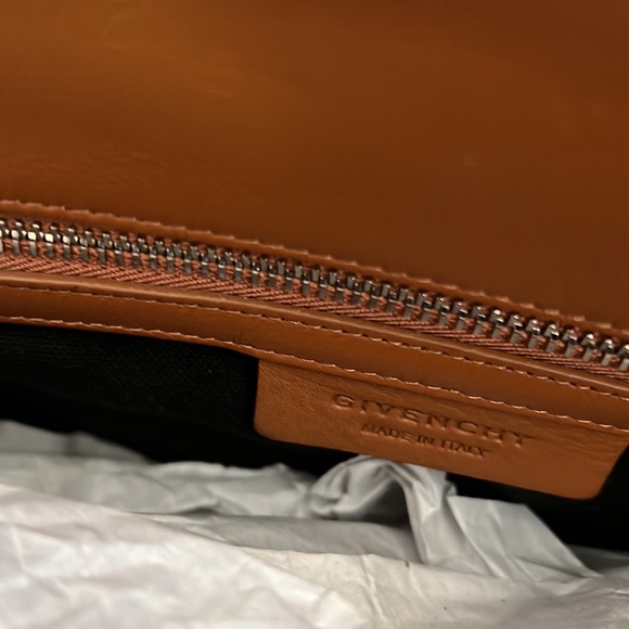 Givenchy Medium Pandora Pure in Hazel - Picture 5 of 16